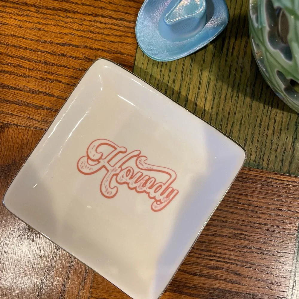 ✅FREE✅ NEW “Howdy” 🤠 cowboy trinket tray ceramic mini plate